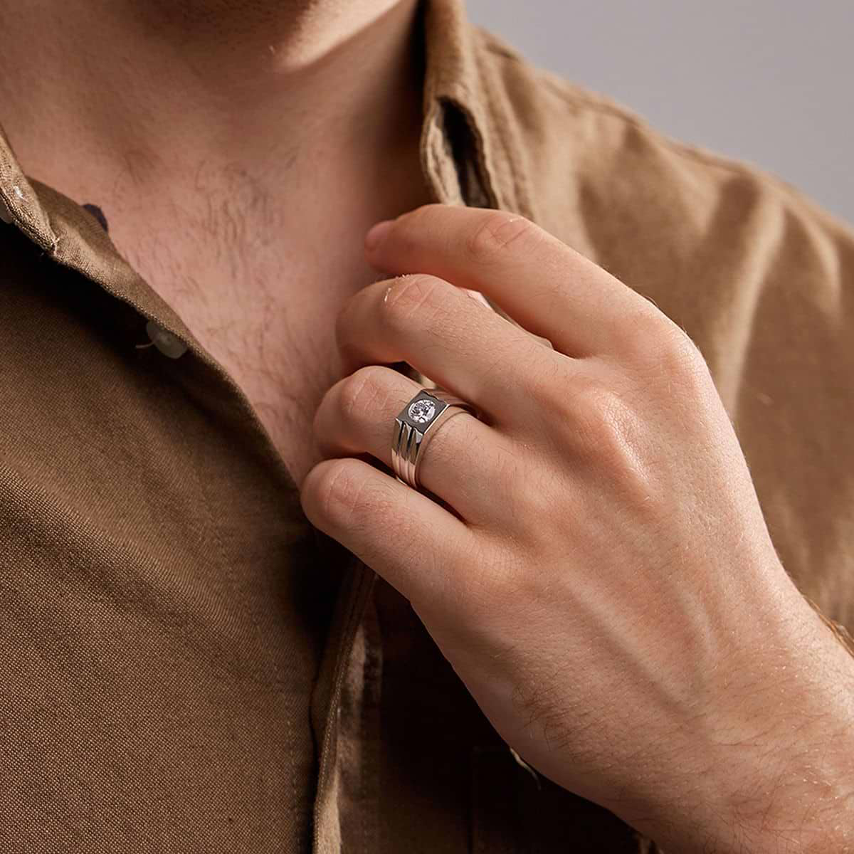 Men's Round Cut Solitaire Ring